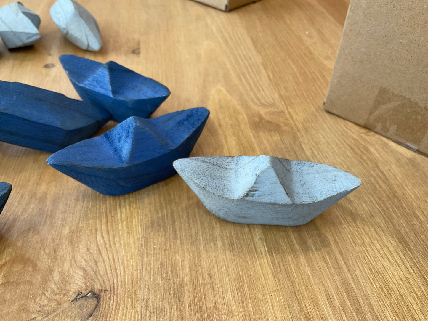 Bateau papier décoratif en bois